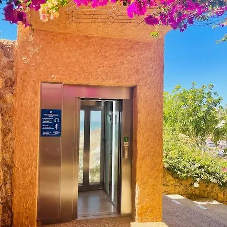 Amazing Sea Views & Front Of The Lägenhet