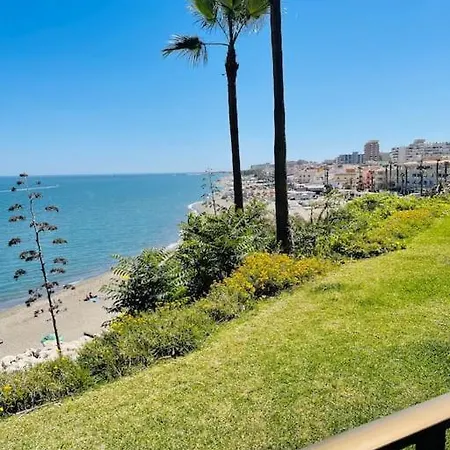 Апартаменти Amazing Sea Views & Front Of The